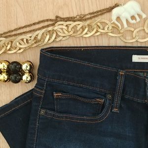 Levi Strauss slimming straight size 28 Jeans NWOT